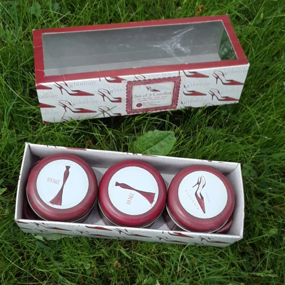 New set of 3 Candles Super cute packaging!